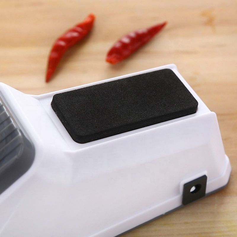 Affûteur couteaux RapidSharp avec couteaux aiguisés - résultat professionnel