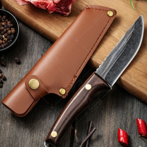 Couteau de cuisine avec étui en cuir - protection et rangement élégant pour lame professionnelle
