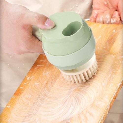 Brosse de nettoyage incluse avec le hachoir électrique multifonction
