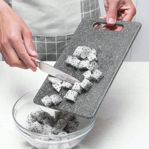 Planche a decouper plastique marbre cubes légumes
