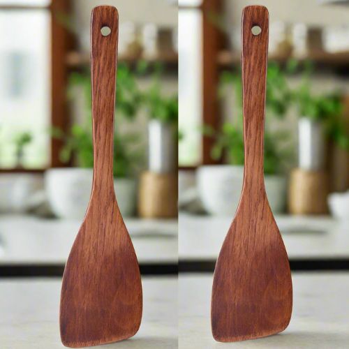 Lot de deux spatules en bois.